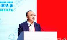 阎志：目前来看诗人很难被AI取代
