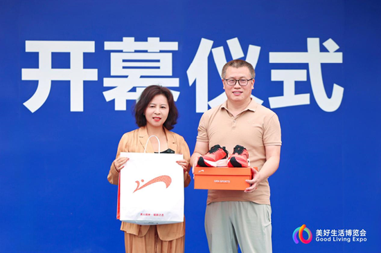 守窑火，酿时光，磨锋芒，播星光，这里有中国人的“美好生活”答卷